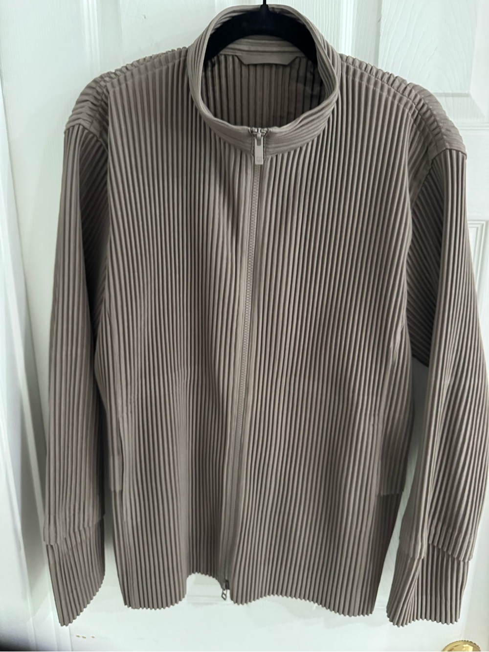 NWOT MENS HOME PLISSE 
ISSEY MIYAKE
FULL ZIP
TAUPE COLOR